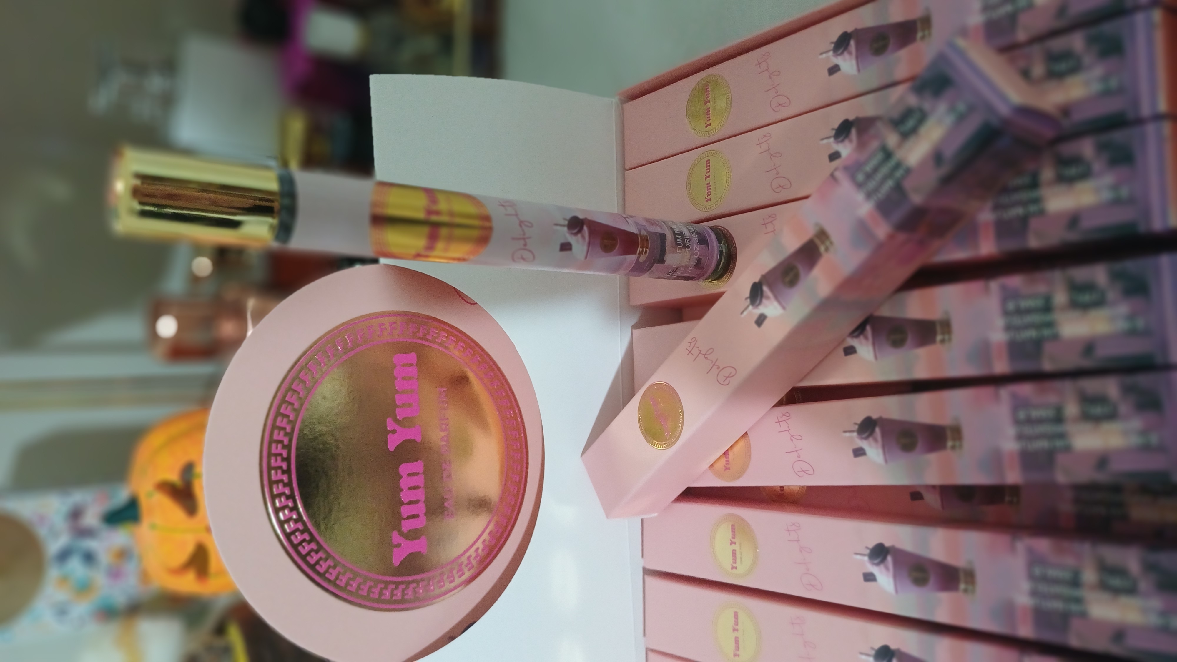 ادکلن ۳۰میل یام یام قلمی